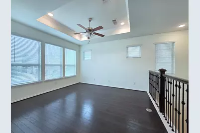 8620 Hollyoaks Creek Lane, Houston, TX 77063 - Photo 8
