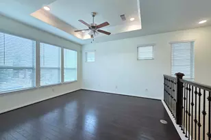 8620 Hollyoaks Creek Ln, Houston, TX 77063 - Photo 8