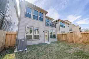 8620 Hollyoaks Creek Ln, Houston, TX 77063 - Photo 20