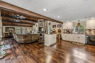 602 Rolling Hills Road, Huntsville, TX 77340 - Photo 10