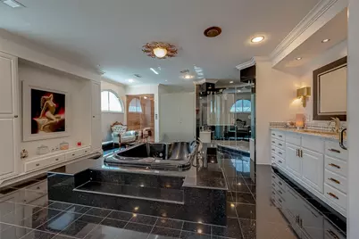 12445 Memorial Drive, Houston, TX 77024 - Photo 34
