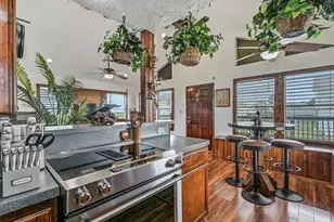 16510 Edward Teach Rd, Jamaica Beach, TX 77554 - Photo 12