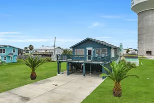 16510 Edward Teach Rd, Jamaica Beach, TX 77554 - Photo 32