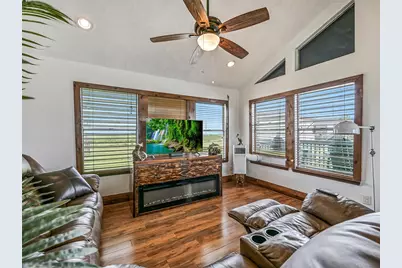 16510 Edward Teach Road, Jamaica Beach, TX 77554 - Photo 4