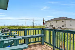 16510 Edward Teach Rd, Jamaica Beach, TX 77554 - Photo 22
