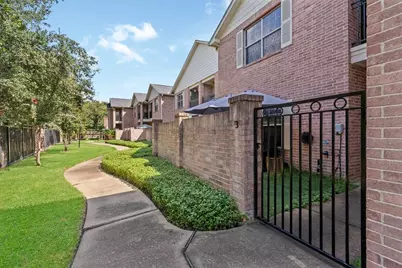 2865 Westhollow Drive #3, Houston, TX 77082 - Photo 2