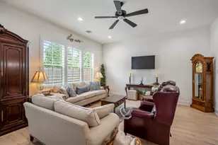 6405 Highland Pine Ln, Houston, TX 77091 - Photo 16