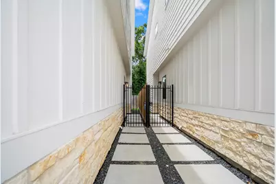 6405 Highland Pine Lane, Houston, TX 77091 - Photo 2