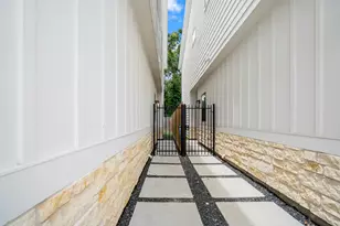 6405 Highland Pine Ln, Houston, TX 77091 - Photo 2
