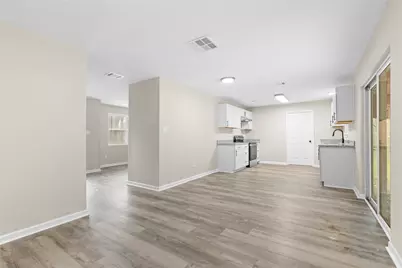 804 Avenue I, Conroe, TX 77301 - Photo 8