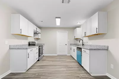 804 Avenue I, Conroe, TX 77301 - Photo 10