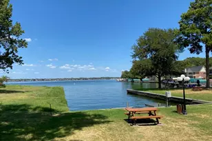 3900 Aspen Dr, Montgomery, TX 77356 - Photo 2