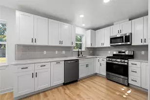 5823 Ettrick Dr, Houston, TX 77035 - Photo 16