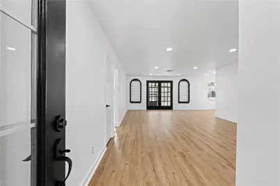 5823 Ettrick Drive, Houston, TX 77035 - Photo 6
