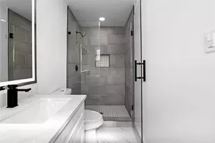 5823 Ettrick Dr, Houston, TX 77035 - Photo 26