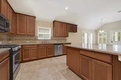 12818 Bridle Springs Lane, Houston, TX 77044 - Photo 18