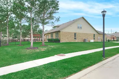 230 Connemara Drive, The Woodlands, TX 77382 - Photo 6