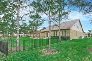 230 Connemara Dr, The Woodlands, TX 77382 - Photo 6