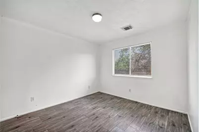 4403 Sprangletop Avenue, Baytown, TX 77521 - Photo 26
