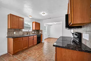 4403 Sprangletop Ave, Baytown, TX 77521 - Photo 12