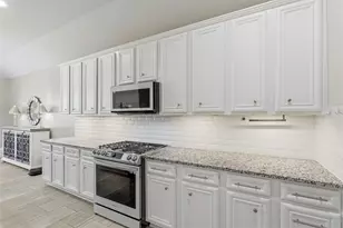 14046 Wolftrap Ln, Conroe, TX 77384 - Photo 12