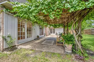 16410 Glenshannon Dr, Houston, TX 77059 - Photo 40