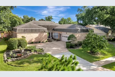 16410 Glenshannon Drive, Houston, TX 77059 - Photo 1