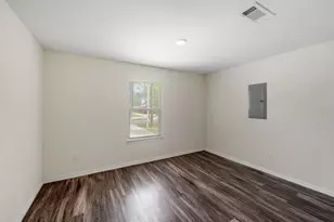 8210 Hanna St, Houston, TX 77028 - Photo 4