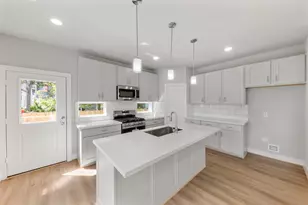 1222 E 33rd St, Houston, TX 77022 - Photo 8