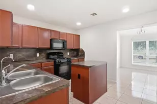 12530 Greencanyon Dr, Houston, TX 77044 - Photo 10