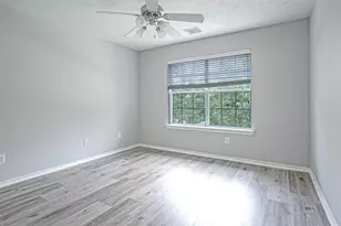 43 W Spindle Tree Cir, The Woodlands, TX 77382 - Photo 22