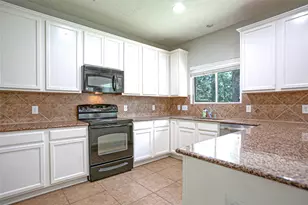 43 W Spindle Tree Cir, The Woodlands, TX 77382 - Photo 12