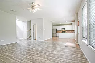 43 W Spindle Tree Cir, The Woodlands, TX 77382 - Photo 10