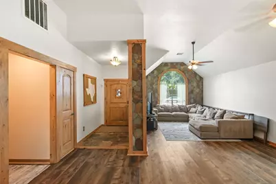 929 N Rivershire Drive, Conroe, TX 77304 - Photo 2