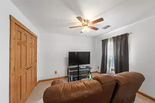 929 N Rivershire Dr, Conroe, TX 77304 - Photo 10