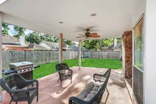 929 N Rivershire Dr, Conroe, TX 77304 - Photo 16