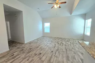 4410 Larkspur St, Houston, TX 77051 - Photo 4