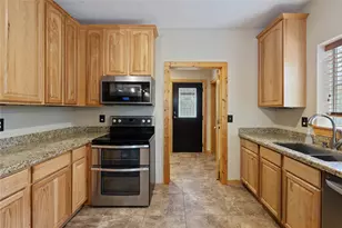 15606 Kristen Ln, Willis, TX 77378 - Photo 10