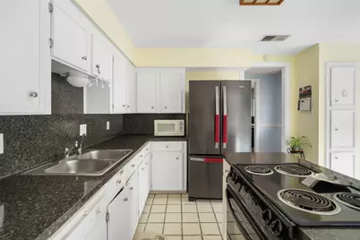 1719 Sullins Way, Houston, TX 77058 - Photo 10