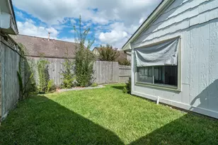 1719 Sullins Way, Houston, TX 77058 - Photo 24