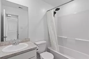 5339 CJ Walker Ln, Houston, TX 77048 - Photo 14