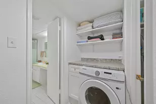 4627 Wild Indigo St, Houston, TX 77027 - Photo 14