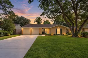 406 Christina Ln, Friendswood, TX 77546 - Photo 1