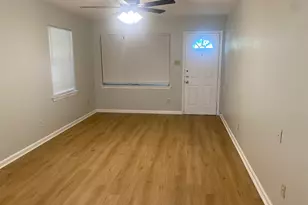 7813 Pruitt Dr, Galveston, TX 77554 - Photo 4