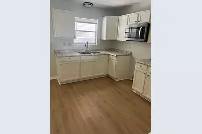 7813 Pruitt Drive, Galveston, TX 77554 - Photo 8