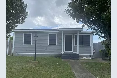 7813 Pruitt Drive, Galveston, TX 77554 - Photo 1