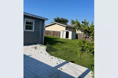 7813 Pruitt Drive, Galveston, TX 77554 - Photo 2