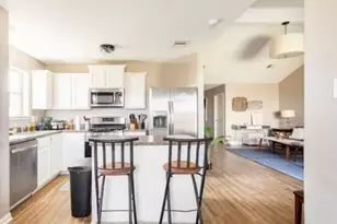 883 Indigo Springs Ln, La Marque, TX 77568 - Photo 2
