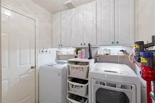 16511 E Canterra Cir, Houston, TX 77095 - Photo 18