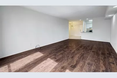 4645 Wild Indigo Street #373, Houston, TX 77027 - Photo 6